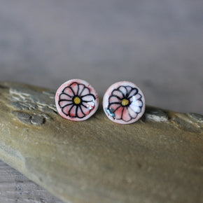 Porcelain Studs Daisy