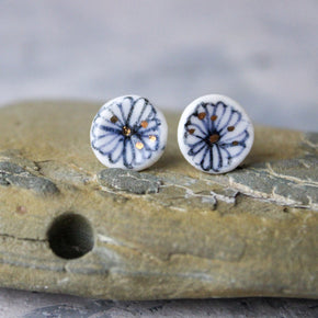 Porcelain Studs Daisy