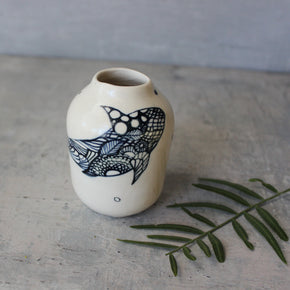 Little Painted Detail Vase Shark