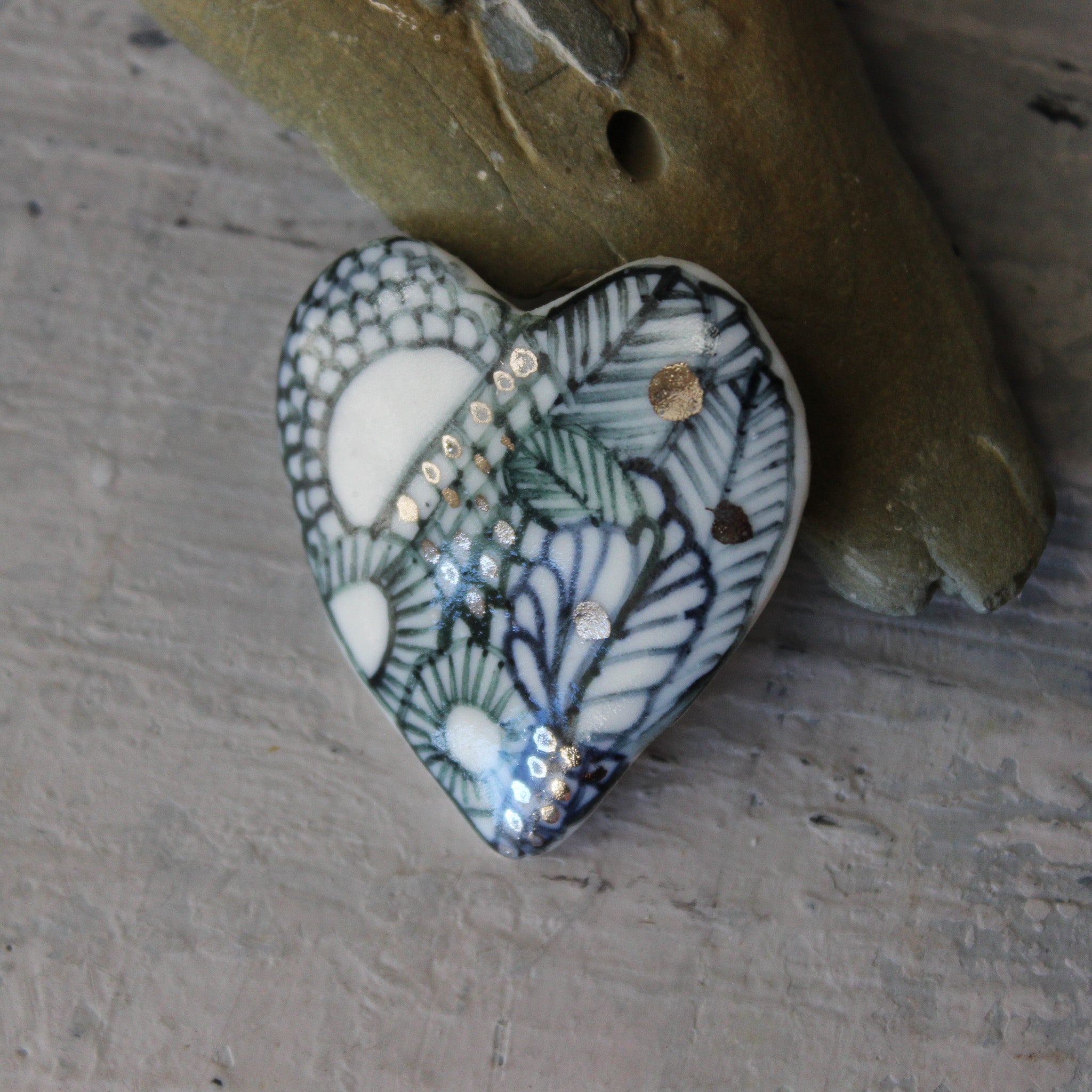 Porcelain Brooches : Hand Painted Hearts