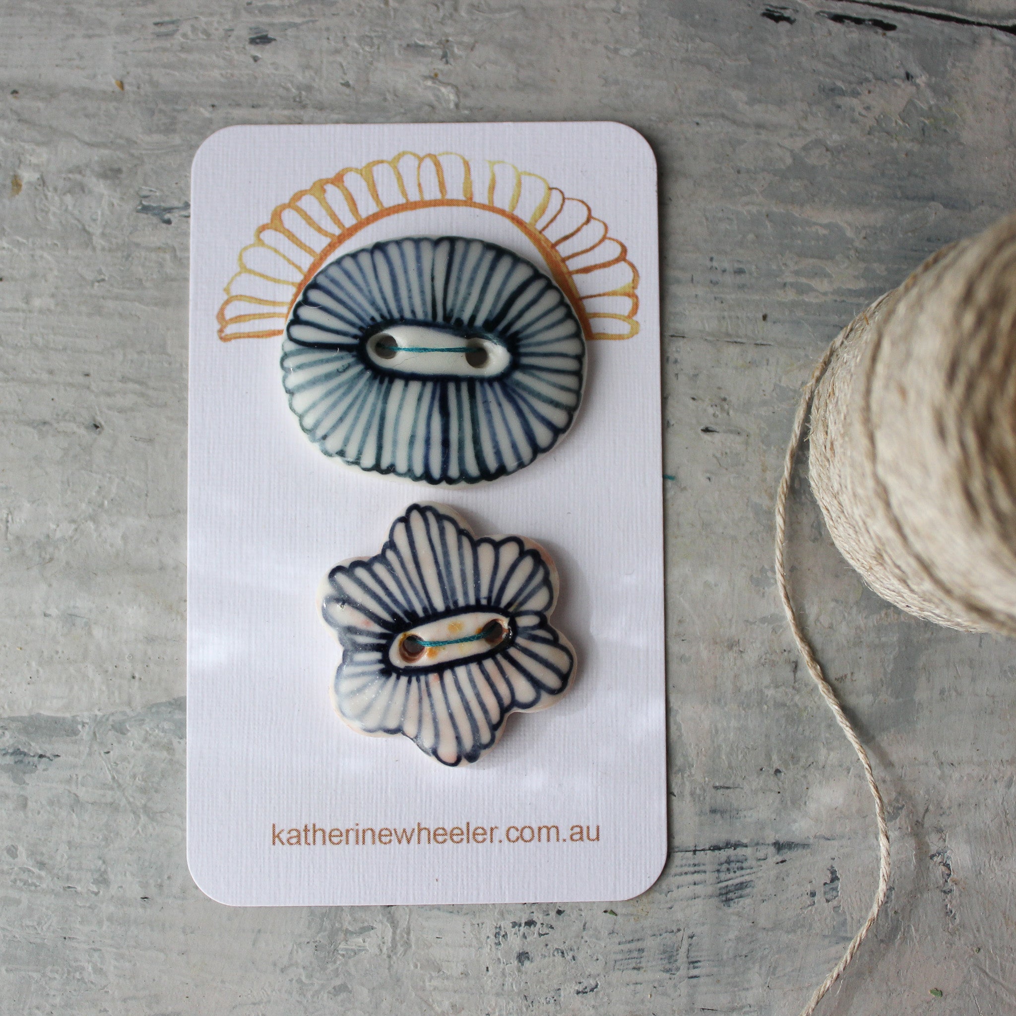 Ceramic Buttons : Daisy