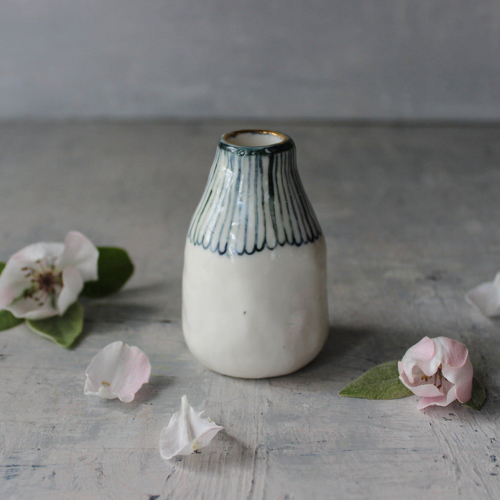Little Ceramic Vase Daisy