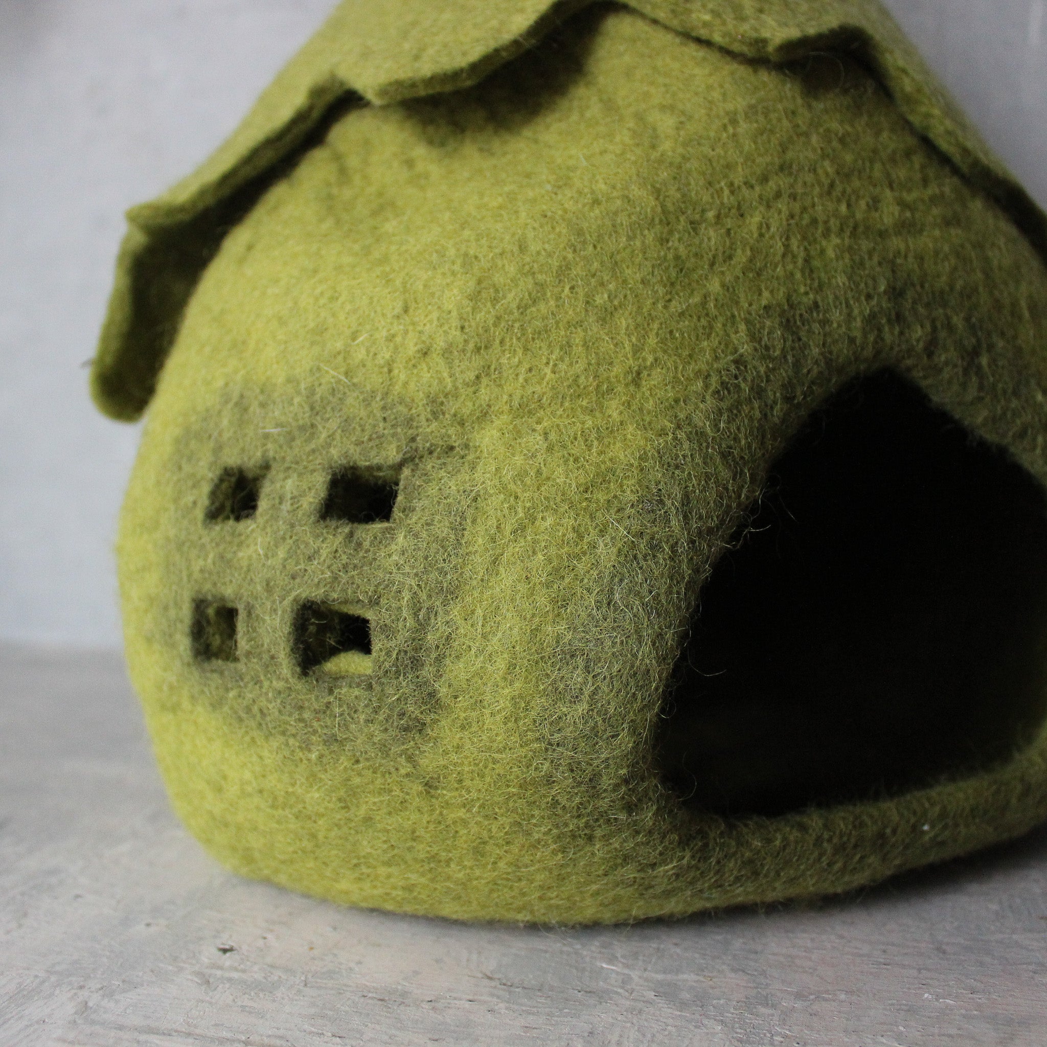 Large Fairy Moss Cave House