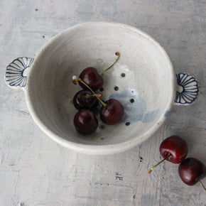 Berry Colander Bowls Detail Handles