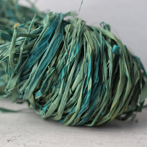 Raffia : Local Hand-Dyed