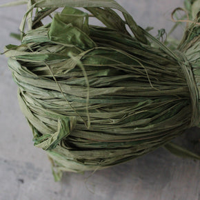 Raffia : Local Hand-Dyed
