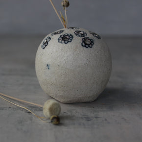 Incense Holder / Specimen Keeper Silver Daisy