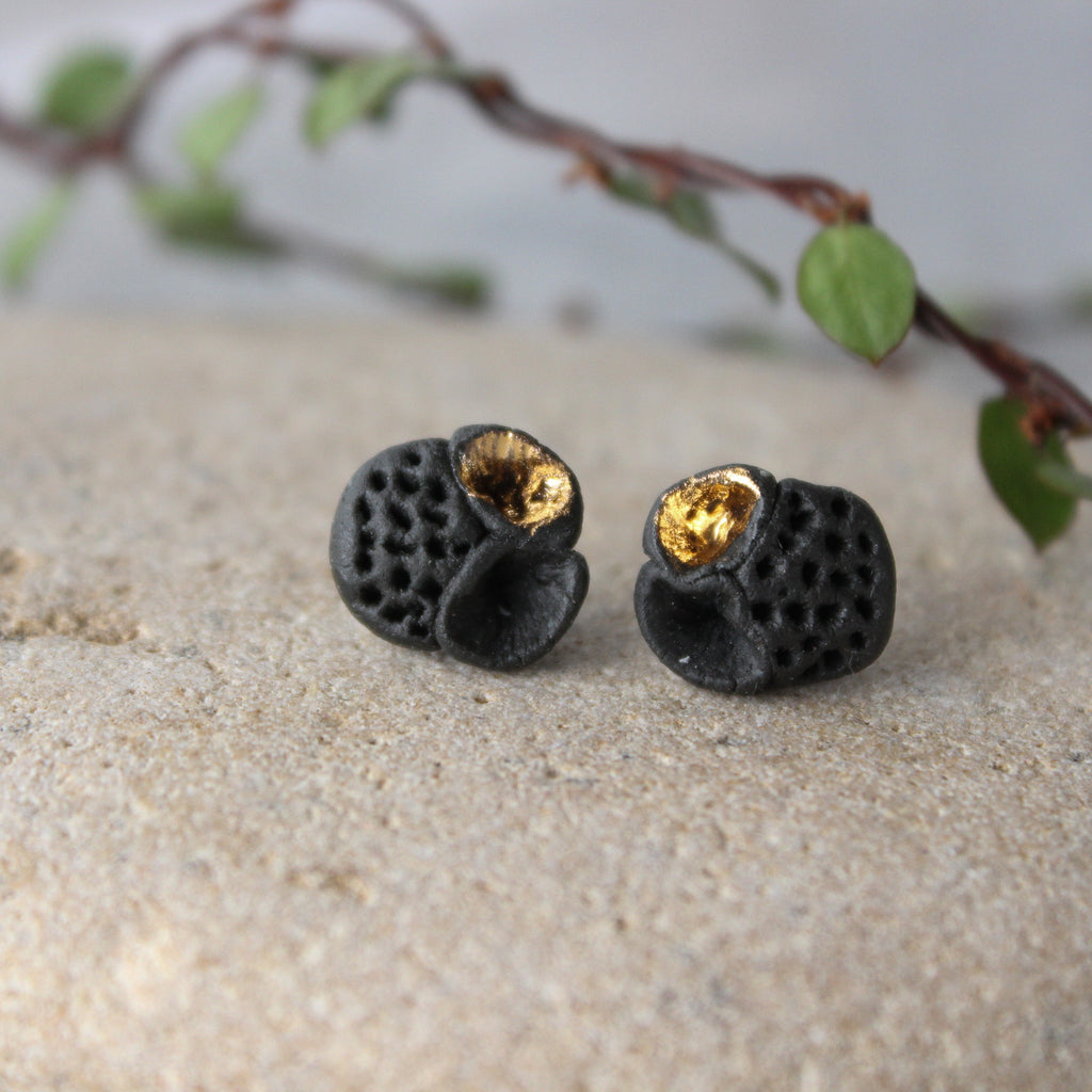 Porcelain Studs Black Rock Coral