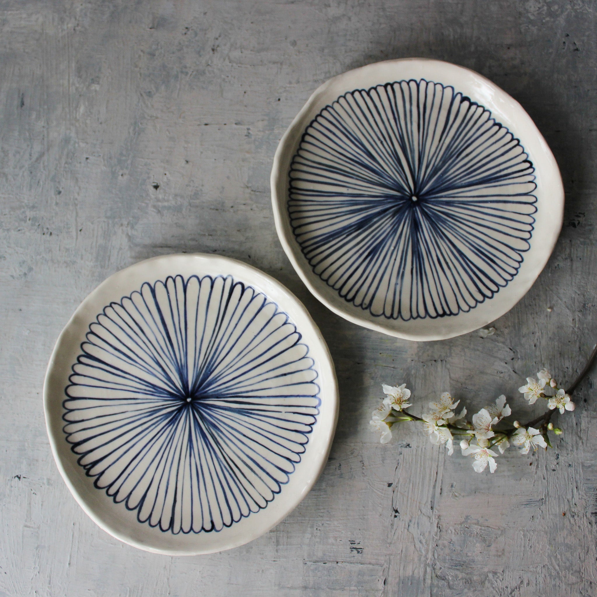 Ceramic Plates Painted Daisy - Tribe Castlemaine