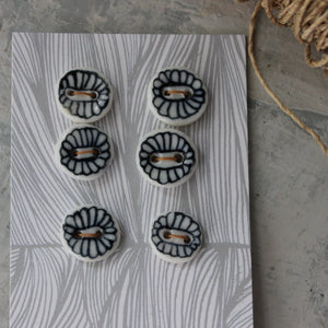 Ceramic Buttons : Painted Daisy - Tribe Castlemaine