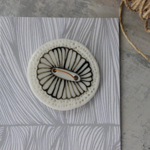 Ceramic Buttons : Painted Daisy - Tribe Castlemaine