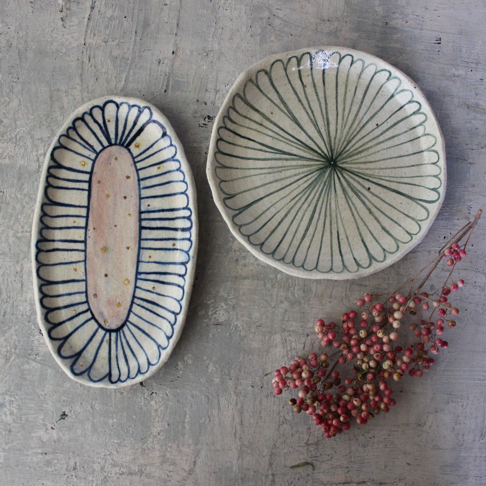 Ceramic Plates Painted Daisy - Tribe Castlemaine