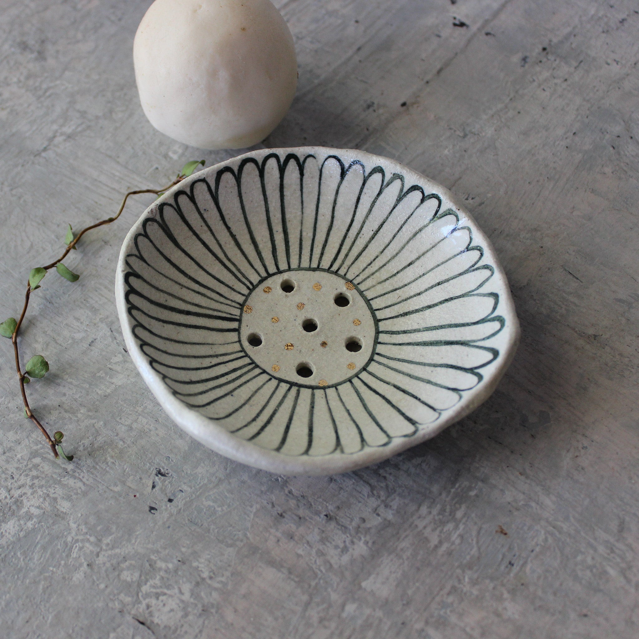 Ceramic Soap Dishes Painted Daisy - Tribe Castlemaine