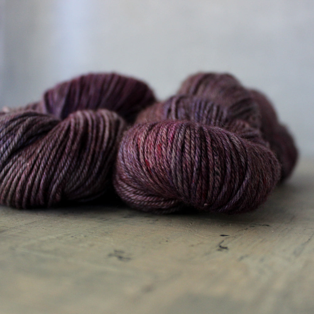 Yarn : Hand-dyed Silk/Merino/Yak 'Beuregarde' - Tribe Castlemaine