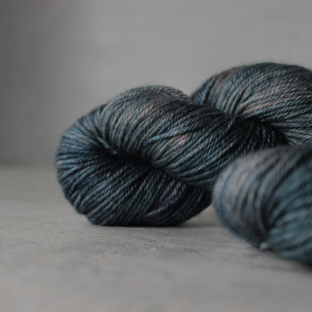 Yarn : Hand-dyed Silk/Merino/Yak 'Uniform' - Tribe Castlemaine